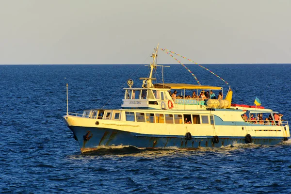 Odessa Ucrania Agosto 2018 Barco Para Los Paseos Mar Abierto —  Fotos de Stock