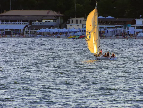 Odessa Ucraina Agosto 2018 Splendida Barca Vela Mare Aperto Sera — Foto Stock