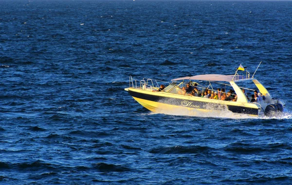 Odessa Ucrania Agosto 2018 Barco Para Los Paseos Mar Abierto —  Fotos de Stock