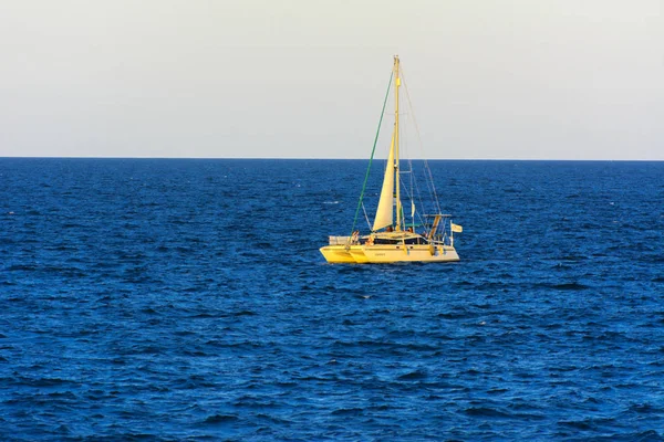 Odessa Ucraina Agosto 2018 Splendida Barca Vela Mare Aperto Sera — Foto Stock