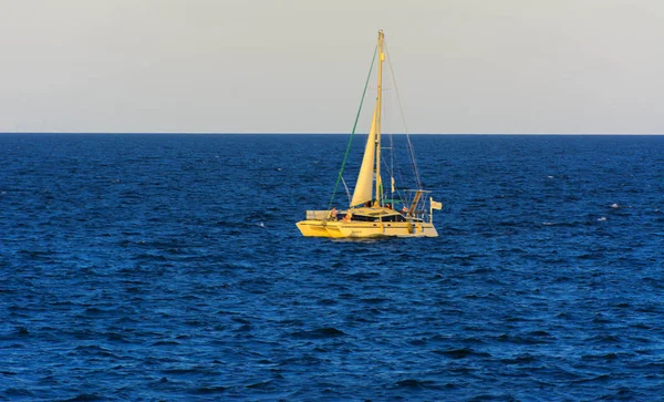 Odessa Ukraine August 2018 Wunderschönes Segelboot Auf Offenem Meer Der — Stockfoto