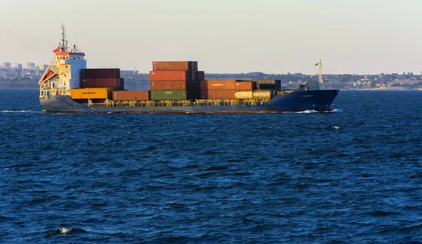 Odessa Ucrânia Agosto 2018 Grande Navio Carga Transporta Contêineres Mar — Fotografia de Stock
