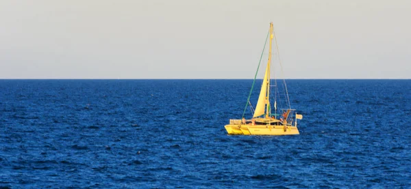 Odessa Ukraine August 2018 Wunderschönes Segelboot Auf Offenem Meer Der — Stockfoto