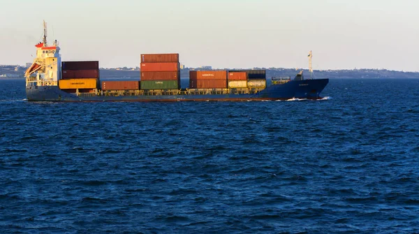 Odessa Ucrânia Agosto 2018 Grande Navio Carga Transporta Contêineres Mar — Fotografia de Stock