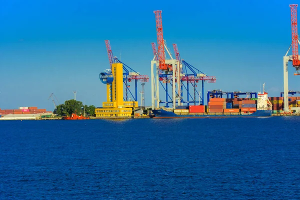 Odessa Ukraina Sierpień 2018 Wielki Praca Dźwigi Załadunku Statków Różnych — Zdjęcie stockowe