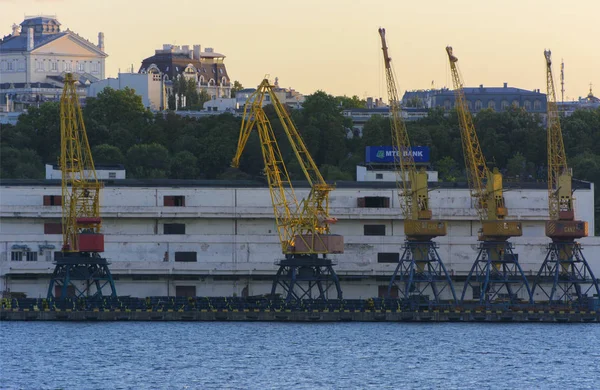 Odessa Ucrania Agosto 2018 Grandes Grúas Trabajo Para Carga Buques —  Fotos de Stock