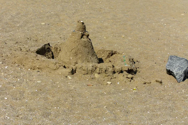 Castillo Arena Construido Por Niños Con Arena Mojada Playa Castillos — Foto de Stock