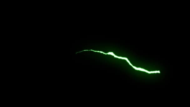 Animovaný Green Lightning bolt letu na černém pozadí bezešvé smyčka animace nové kvalitní unikátní přírodní světelný efekt video záběry — Stock video