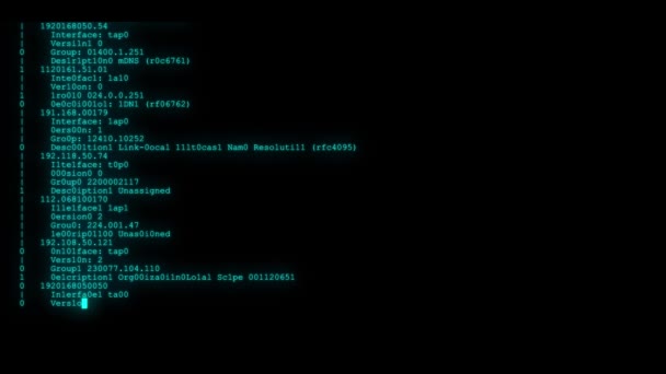 Cifrado rápido y largo desplazamiento programación seguridad piratería código flujo de datos en pantalla azul nuevos números de calidad letras codificación techno alegre vídeo 4k archivo de archivo — Vídeos de Stock