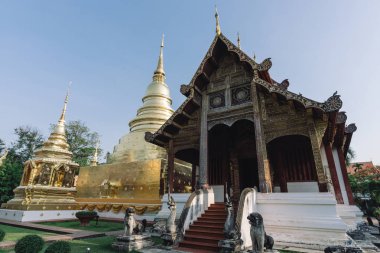 Phra Singh tapınağındaki Altın Budist tapınağı. 