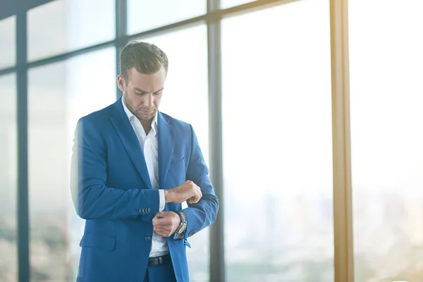 Atteggiamento Professionale Vita Giovane Uomo Affari Bello Sicuro Che Indossa — Foto Stock