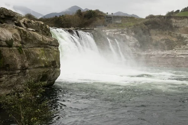 Maruia Falls yolda Hamner yaylar gelen Murchison, Yeni Zelanda.