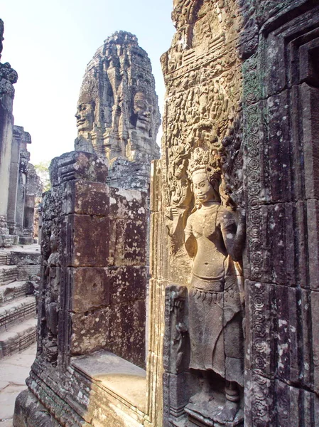 Rostros del templo de Bayon en Angkor Wat en Seam Reap City, C —  Fotos de Stock
