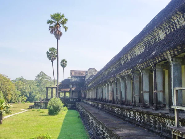 Angkor Wat no Camboja é o maior monumento religioso no — Fotografia de Stock