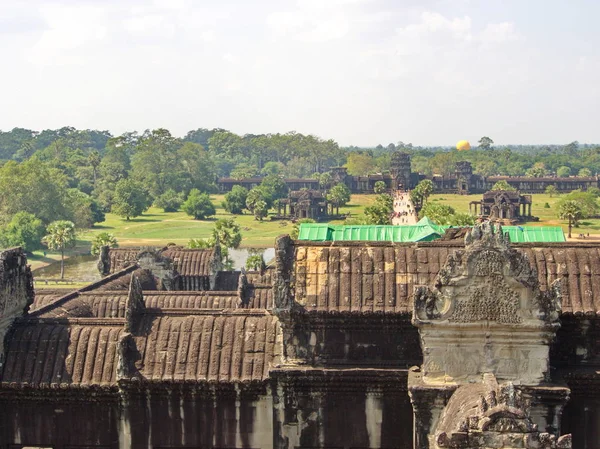 Angkor Wat en Camboya es el monumento religioso más grande de la —  Fotos de Stock