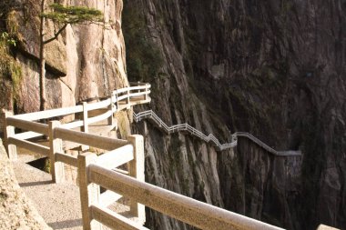 Taş Dik Adımlar . Trekking yürüyüş yürüyüş Huangshan Dağı. 
