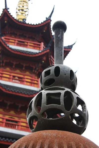 Un pot de prière dans le temple chinois. Nankin, Chine. 16 avril (2) — Photo