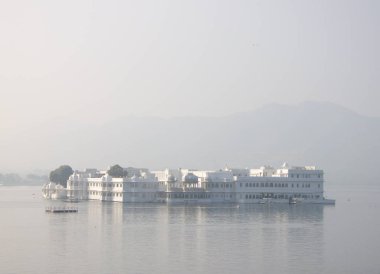 Udaipur Gölü'ndeki Beyaz Saray, Rajastan. Hindistan, 2012, Ocak ,4t