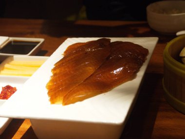 Pekin Ördeği. Çin'in en ünlü yemeği. Yenen ve Alınan