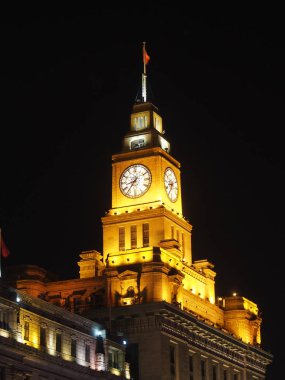 Gece Şangay Saat Kulesi Binası, Şangay, Çin - 2 Temmuz