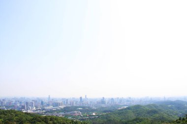 Baiyun Dağı'nın tepesinden 2009 yılında Guangzhou şehir,