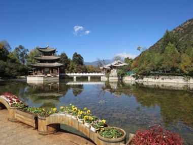 Siyah Ejderha Havuzu. Doğal Jade Spri en ünlü gölet