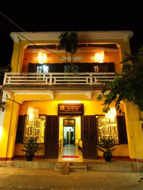 Hoi An Ancient Town, Vietnam'ın orta kıyısında yer almaktadır. Bu, 