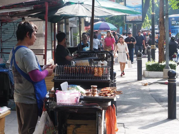 Értékesítés a sertés Stick Bangkok Morning Market. 21th Septembe — Stock Fotó