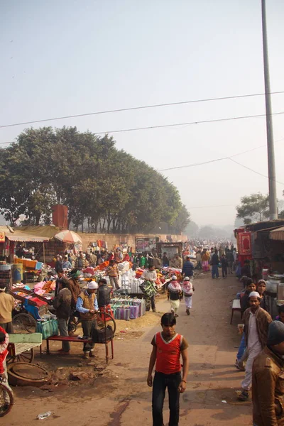 O mercado em torno de Jama Masjid em Delhi. 2011, 30 de Dezembro — Fotografia de Stock