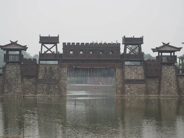 Romance del parque de los tres reinos. Viajar en Wuhan, China en 20 — Foto de Stock