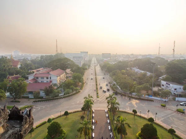 Patuxai, Vientiane, Laos ve buil'in merkezinde yer alan bir savaş anıtıdır. — Stok fotoğraf