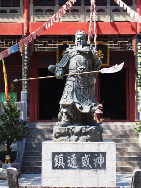 Estatua de Guan Yu. Templo Guan Yu. Viajar en Jingzhou City, China i — Foto de Stock