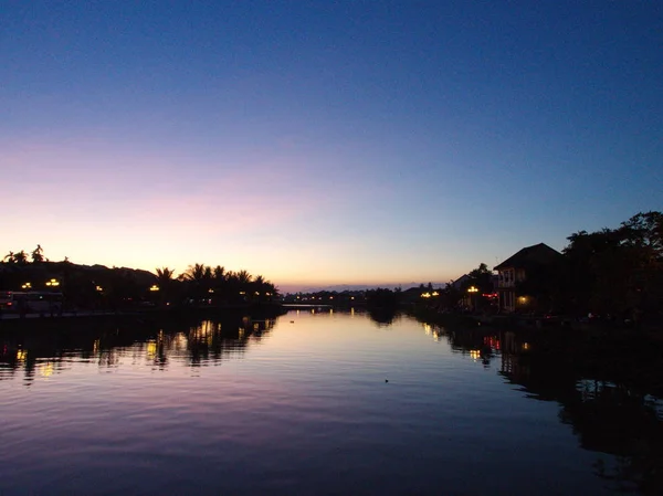 Sunset Time en Hoi An Ancient Town, una ciudad en los centros de Vietnam — Foto de Stock