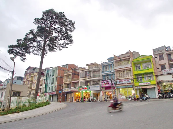 Centralny obszar śródmieścia, bulding i życie w Dalat City, centra — Zdjęcie stockowe