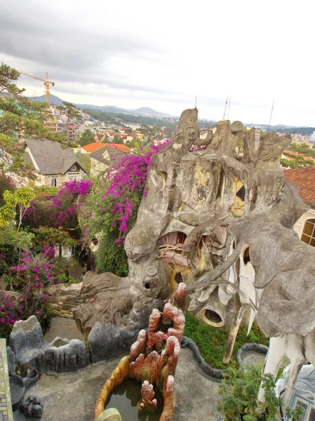 Dalat City Crazy House, 20 yılında Vietnam Merkez Highlands