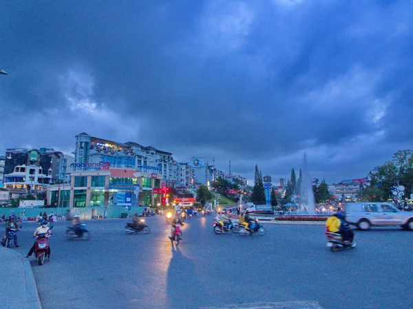 Centre-ville, Bulding et la vie à Dalat City, le Centra — Photo