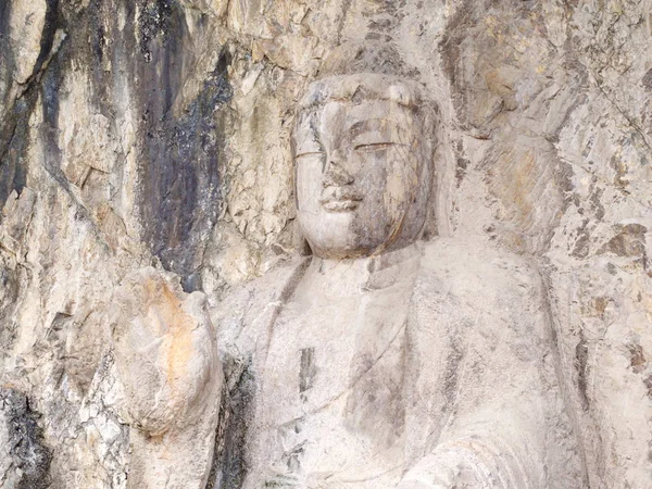 Luoyang Longmen mağaraları. Kırık Buda ve taş mağaralar ve — Stok fotoğraf