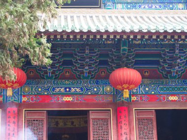 Şaolin Tapınağındaki Binanın Çatısında Detay Mimarisi. Şaolin Manastırı aynı zamanda Şaolin Tapınağı olarak da bilinir. Dengfeng, Zhengzhou Şehri, Henan Eyaleti, Çin, 18 Ekim 2018.