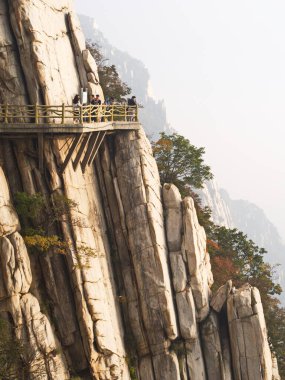 Shaolin Manastırı 'ndaki Songshan Dağı aynı zamanda Şaolin Tapınağı olarak da bilinir. Dengfeng, Zhengzhou Şehri, Henan Eyaleti, Çin, 18 Ekim 2018.
