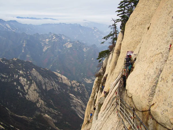 Montagne Huashan Près Xian City Sentier Dangereux Peuple Couronné Chine — Photo