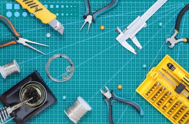 Natürmort için araçları ile çalışma defterinde el yapımı.