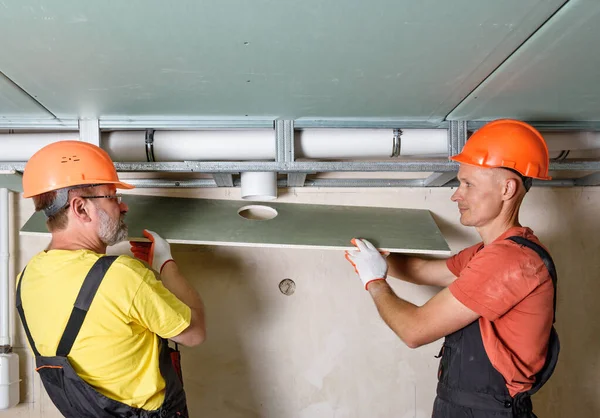 Installation av gipsvägg. — Stockfoto