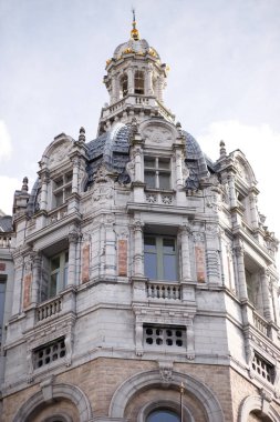 Merkez Tren İstasyonu, Antwerp, Belçika'nın inşa