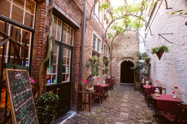 Uma Rua Pitoresca Parte Histórica Antuérpia Bélgica — Fotografia de Stock