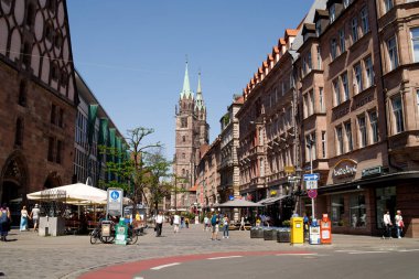 Nürnberg sokaklarında görünümünü.