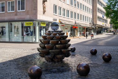 Nürnberg sokaklarında görünümünü.