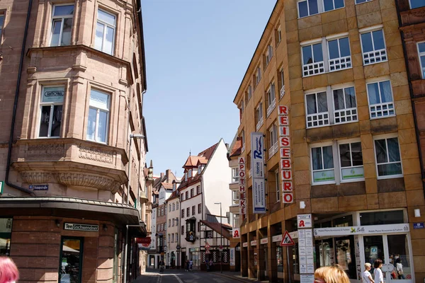 Nürnberg sokaklarında görünümünü.