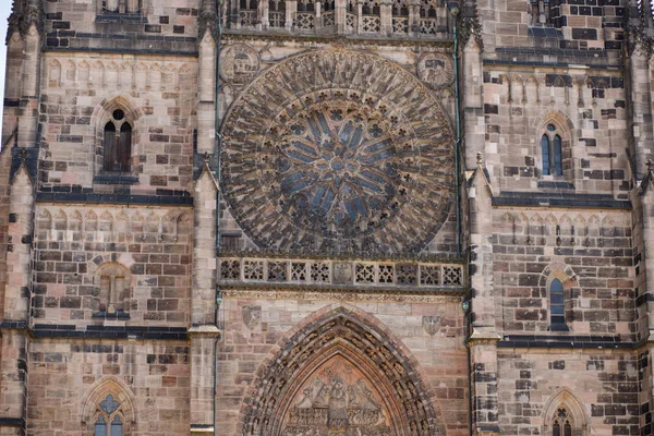 Catedral San Lorenzo Sobre Fondo Azul Del Cielo Iglesia Gótica — Foto de Stock