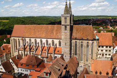 Rothenburg ob der Tauber Almanya, Batı görüş Fransisken kilisesi ve saat ve çan kulesi