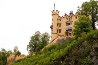 Castle Schloss Hohenschwangau veya üst kuğu ilçesi yer bir köy Hohenschwangau yakınındaki Fussen Bavaria, Almanya için yer.